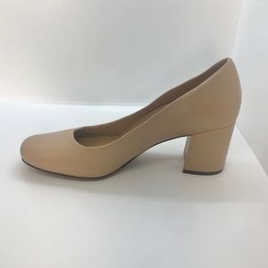 Back!! Naturalizer Whitney Block Heel Pump - 7N